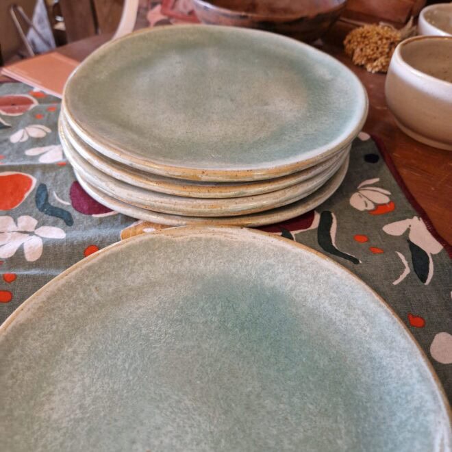 Set de 6 Assiettes en grès émaillé Moucheté Vert Bleu - Artisanat Corse par Chloé Sorro – Image 2