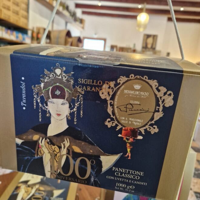 Panettone artisanal Traditionnel Classico 1kg de la Maison G.Cova à Milan – Image 2