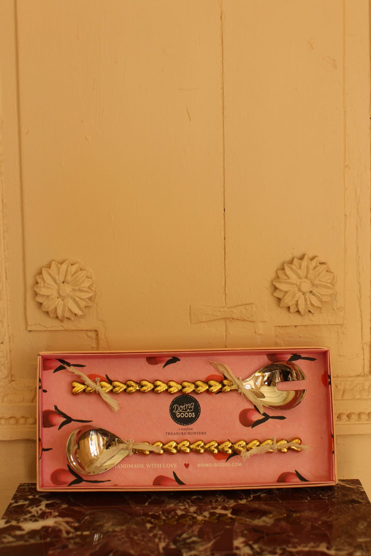 Service à salade Holly Heart dans un coffret cadeau - Doing Goods