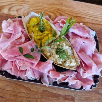 CHIFFONNADE DE JAMBON A LA TRUFFE ET SES DIPS DE LEGUMES 3/4 PERSONNES