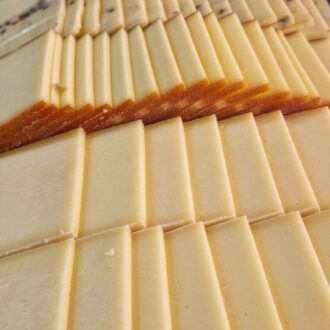 PLATEAU RACLETTE SUISSE POUR 2 PERSONNES AVEC CHARCUTERIES FINES